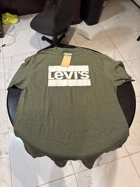 Levi's Men's Graphic Housemark Short Sleeve T-Shirt - Olive Green